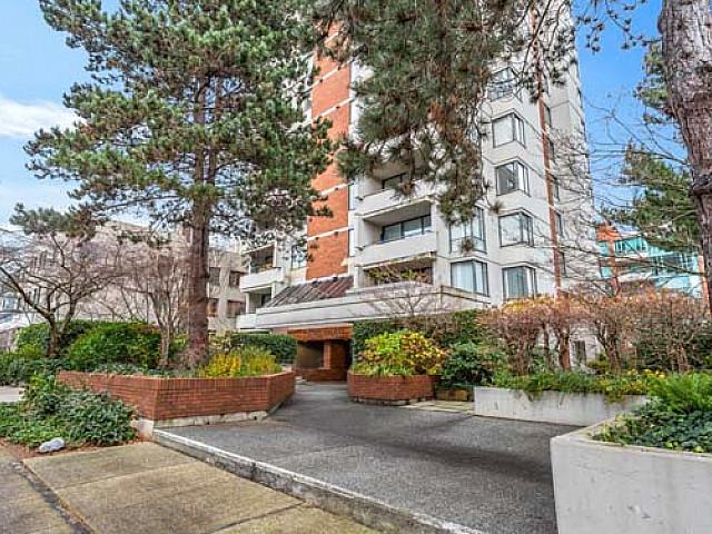 Rarely Available Sub penthouse!