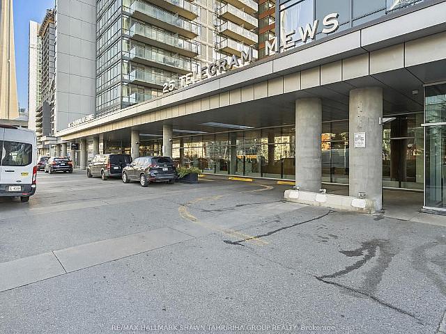 ✨rarely Offered 2 Bdrm Condo With Spectacular View Of The City!