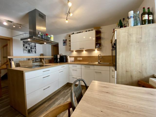 Rarität! Mehrfamilienhaus/Bauernhaus mit zwei separaten Wohnungen, Garage und viel Platz im wunderschönen Götzens!