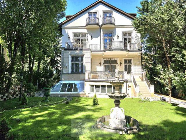 Rarität:Exquisite Luxusvilla mit exquisiter Ausstattung im Cottage