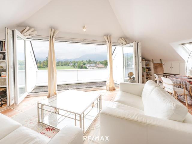 RARITÄT: Einzigartige 5 Zimmer DG Wohnung an der Kreuzbergpromenade mit Festungsblick