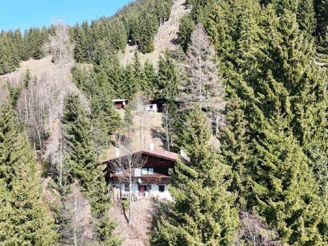Rarität Ferienhaus mit Freizeitwohnsitzwidmung in alpiner Naturlage in unmittelbarer Nähe von Kitzbühel zu verkaufen