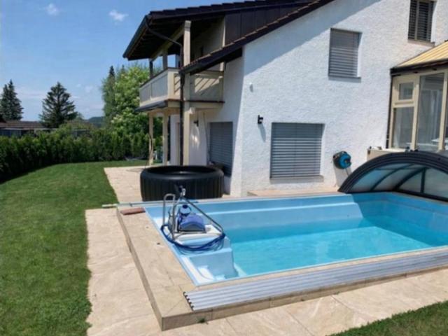 RARITÄT IN BESTLAGE MIT POOL, WINTERGARTEN UND GRILL LOUNGE FRISCH RENOVIERT