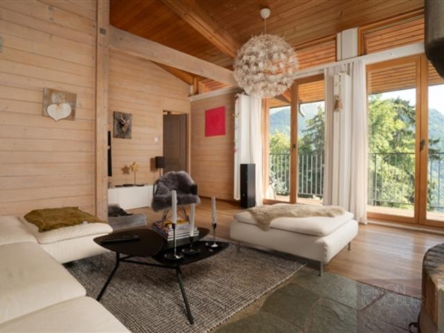Rarität in Gryon – renoviertes Chalet mit Blick auf die Dents du Midi und großer Garten