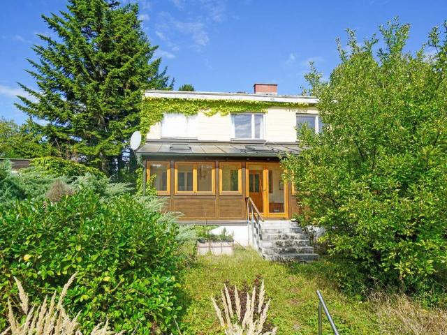 Rarität! Liegenschaft mit renovierungsbedürftigem Haus in Traumlage am Wolfersberg