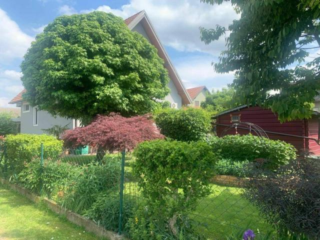 RARITÄT*Einzigartiges Haus in BESTLAGE in unmittelbarer Nähe zur Therme*parkähnlicher Garten*Wintergarten*Nebengebäude mit Fitness*uvm. !