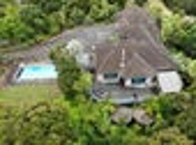 Rarity on Ridge Large Family Home and Income