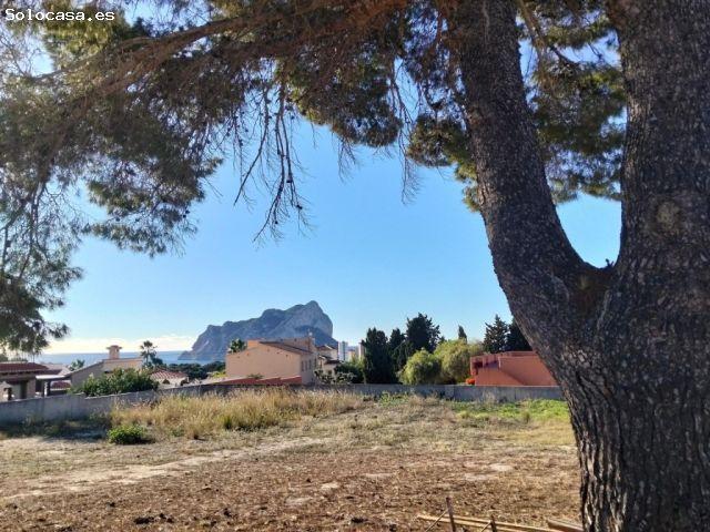¡Raro! Terreno de 2000m2 con excepcionales vistas al Peñón y al mar