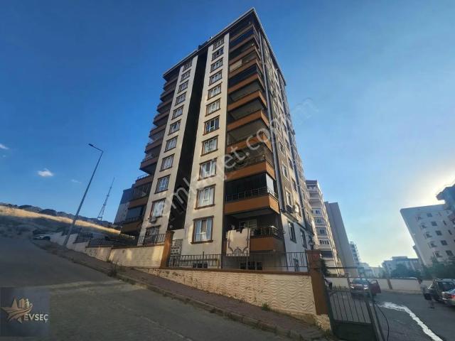 Rastgeldi Gayrimenkul'den Karaköprü Doğukentte 4 Odalı Satılık Sıfır Daire