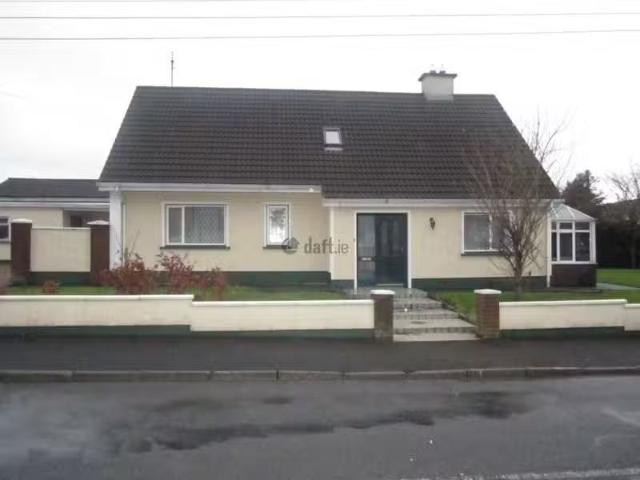 Rathbawn Road, Castlebar, Co. Mayo is for rent