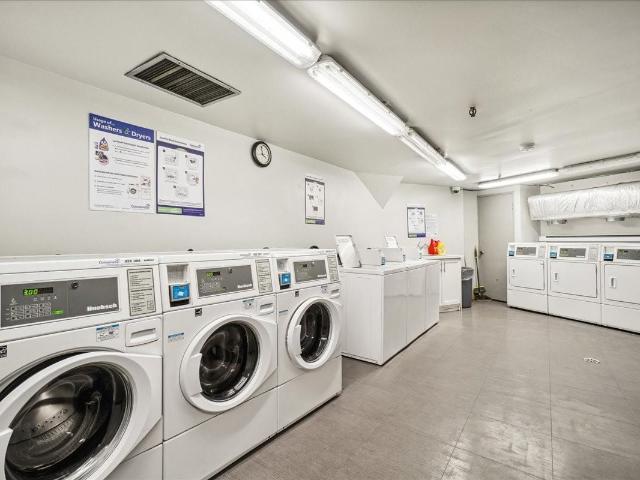 Rathburn Apartments 1 Bedroom Apartment for Rent at 2121 Rathburn Rd E, Mississauga, ON L4W 2X3 Rathwood
