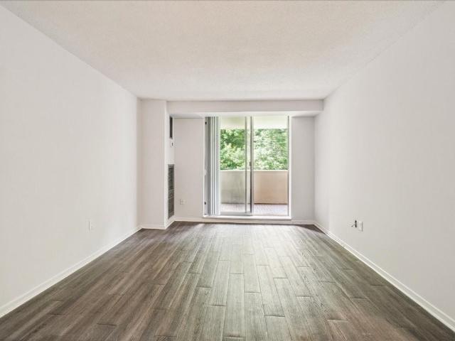 Rathburn Apartments 3 Bedroom Apartment for Rent at 2121 Rathburn Rd E, Mississauga, ON L4W 2X3 Rathwood