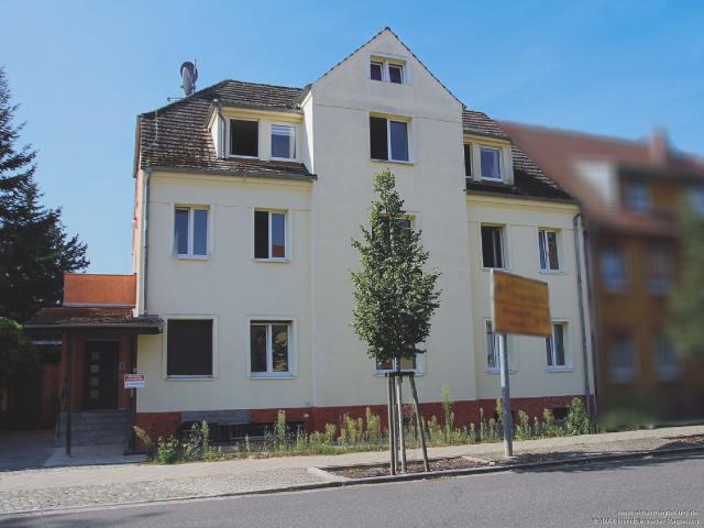 Raum für Visionen: Flexibles Mehrfamilienhaus mit PV Anlage, großem Garten und Pool