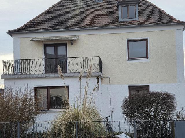 Raum für Ideen: Großzügiges Grundstück mit Altbau Charme in Straubing