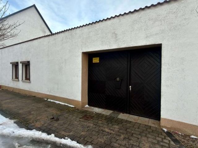 Raum für Ideen: Haus mit Potential, Garage & Werkstatt in Güsten