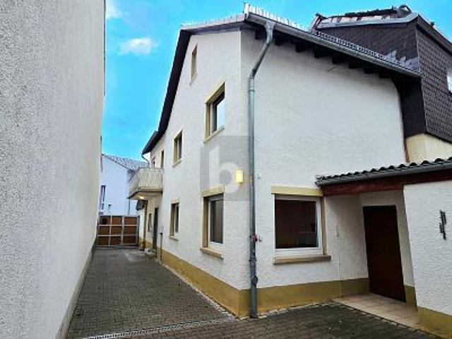 RAUM FÜR IDEEN MIT SCHEUNE, WERKSTATT, LAGER