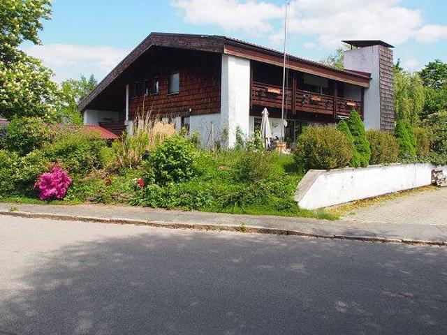 Raum trifft Ruhe stilvolles Wohnhaus mit großem Grundstück in Bad Kötzting