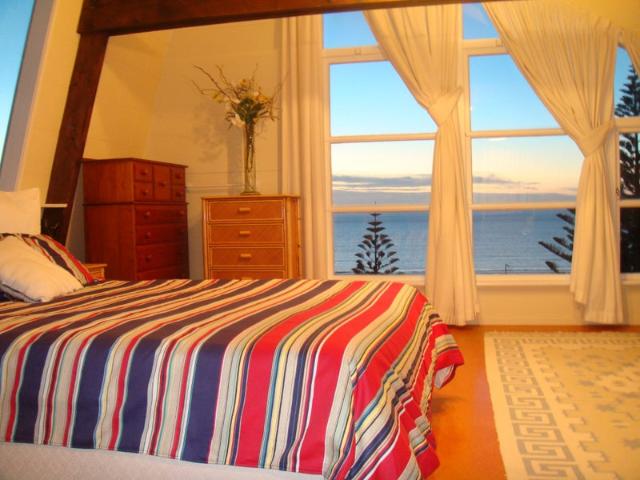 raumati beach, 2 bedrooms