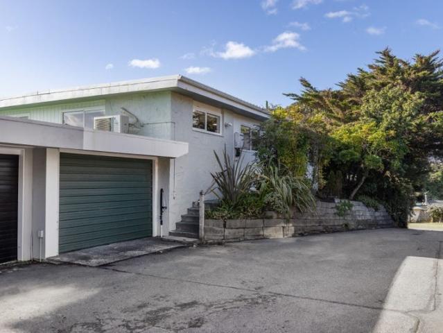 raumati beach, 3 bedrooms
