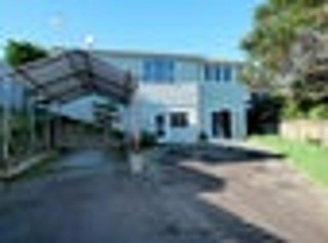 Raumati Beach, 3 bedrooms, $600 pw