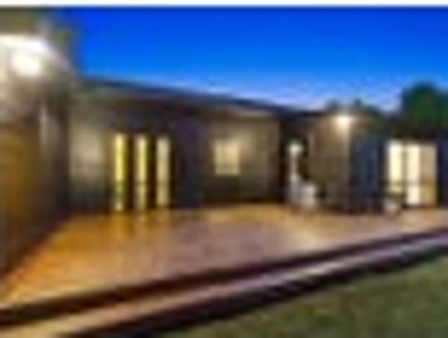 Raumati Beach, 4 bedrooms, $795 pw