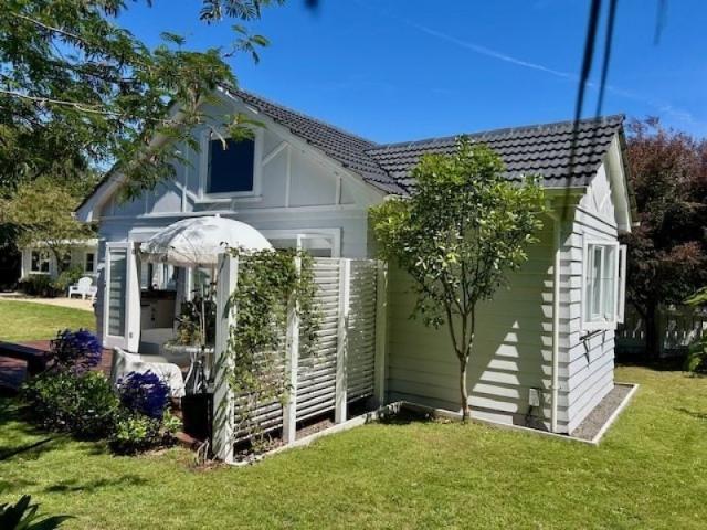 Raumati South, 2 bedrooms