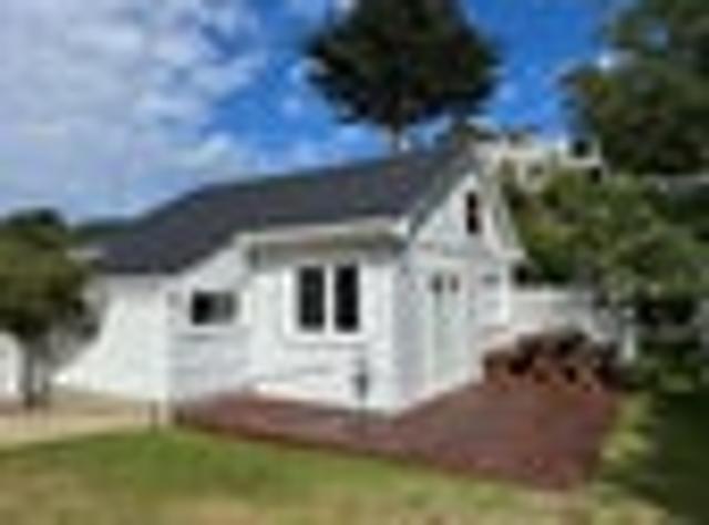 Raumati South, 2 bedrooms, $640 pw