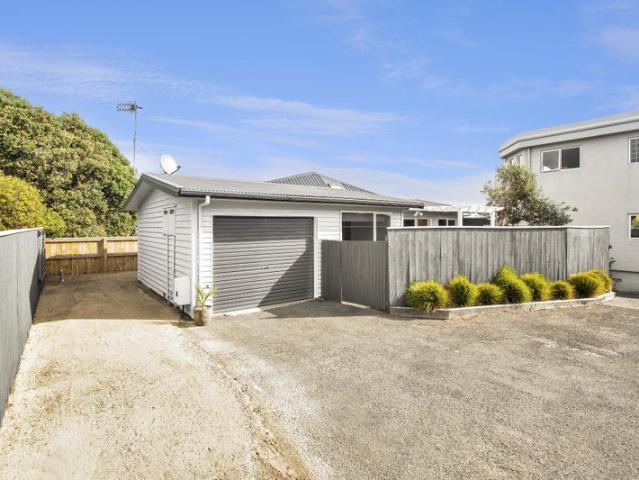 raumati south, 2 bedrooms