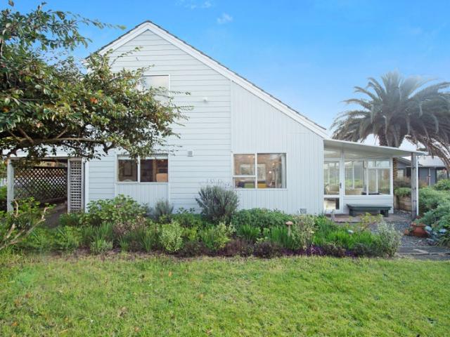 raumati south, 2 bedrooms