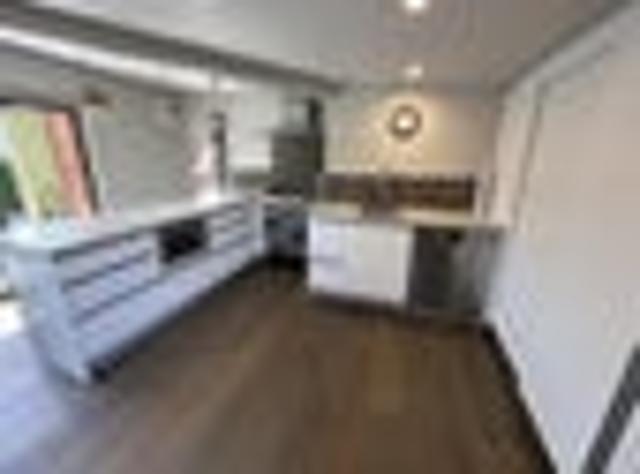 Raumati South, 5 bedrooms, $860 pw