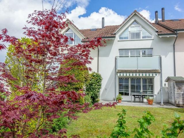 Raumwunder 6.5 Zi. Reihenhaus mit Einzelgarage und Aussen PPL