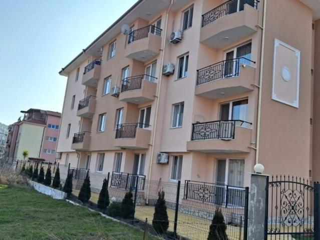Studio blisko plaży z balkonem, niskie opłaty, idealne na wakacje lub wynajem