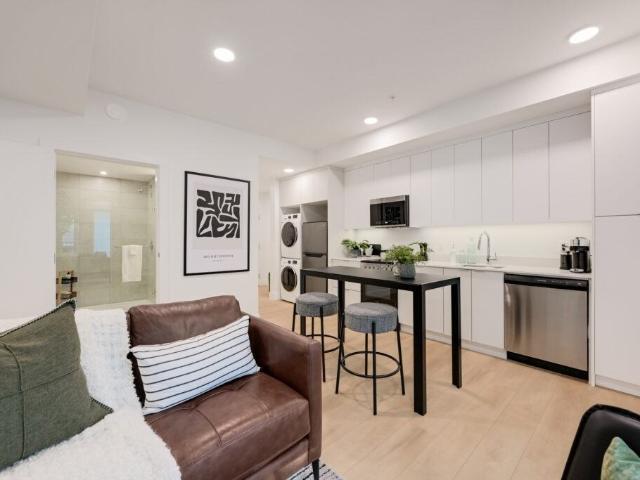 Raven Apartments 1 Bedroom Apartment for Rent at 1124 Vancouver St, Victoria, BC V8V 0H7 Harris Green