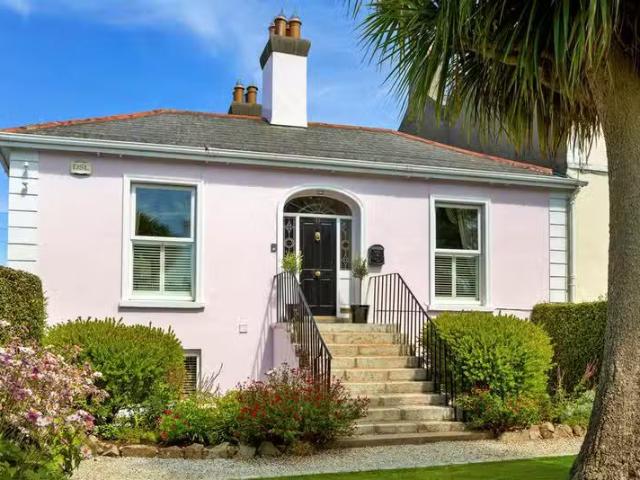 Raven Lodge, 17 Summerhill Road, Sandycove, Co. Dublin, A96 VX65