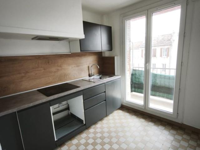RAVISSANT TYPE 2 DE 41.63 M² AVEC BALCON AU COEUR DU 10EME ARRONDISSEMENT
