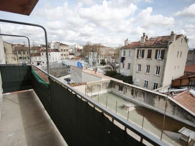 RAVISSANT TYPE 2 DE 41.63 M² AVEC BALCON AU COEUR DU 10EME ARRONDISSEMENT