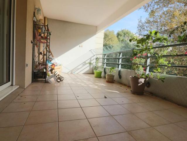 RAVISSANT TYPE 3 DE 70 M2 AVEC TERRASSE ET BOX 13009