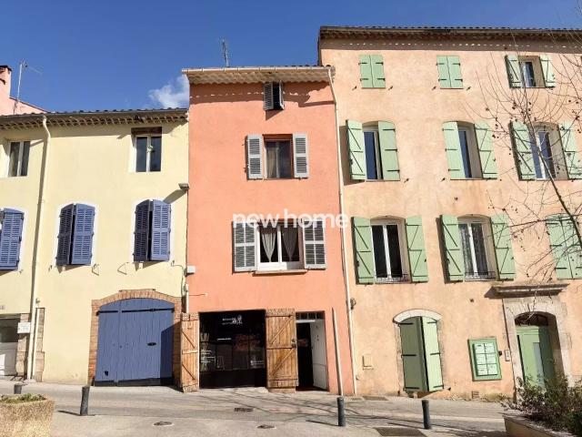Ravissante Maison de village authentique au coeur du village. 94m² Lorgues