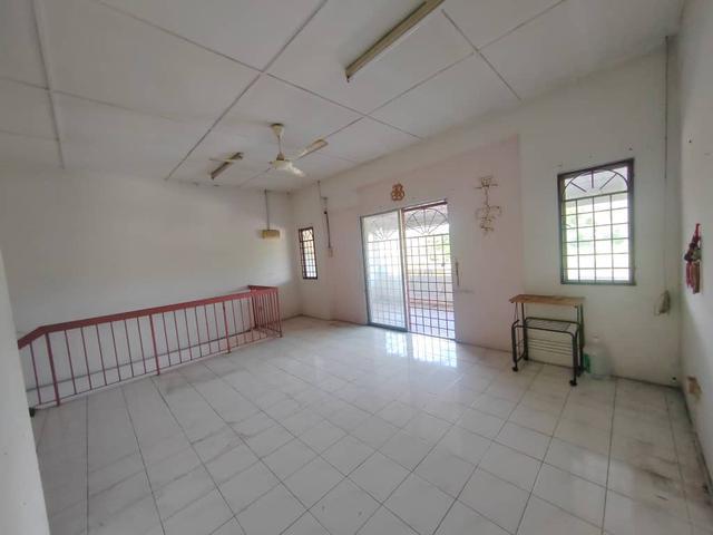 Rawang Putra Town House