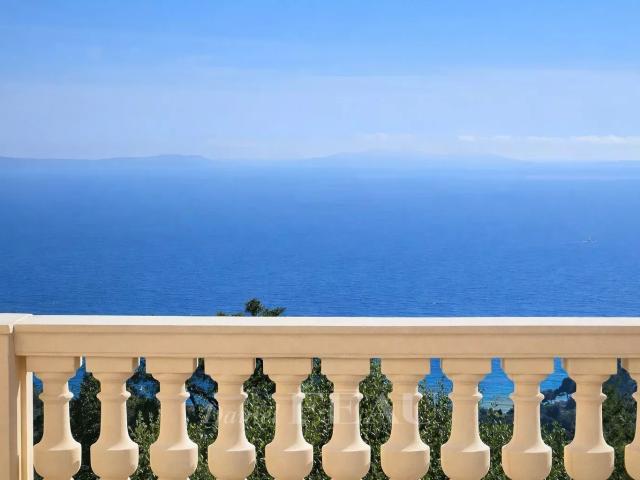 Rayol Canadel sur Mer – Propriété de caractère avec vue mer. 190m² Rayol Canadel sur Mer