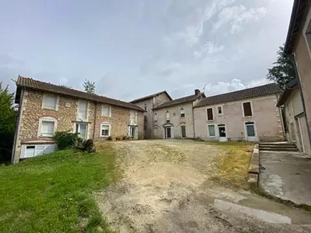 Razac sur l'Isle 24430 Location appartement 4 pièces t4 cave