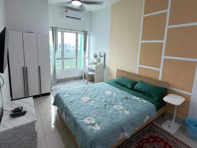Razak City Residences_Large Shared Room R1_Private Bathroom_Female