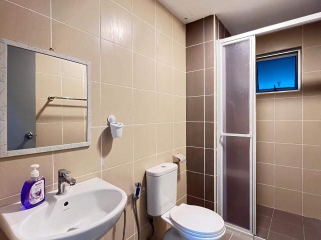 Razak City Residences_Large Shared Room R1_Private Bathroom_Female