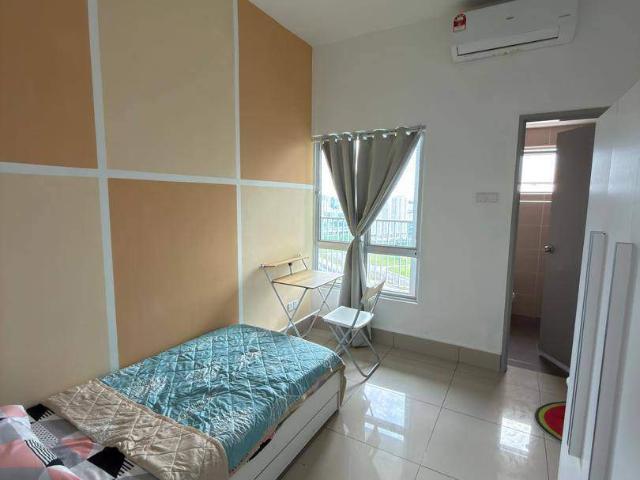 Razak City Residences_R2 Medium Room w Bathroom_Female