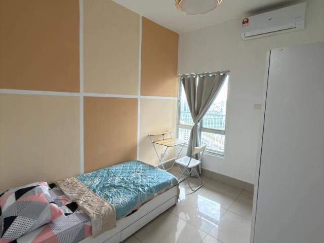 Razak City Residences_R2 Medium Room w Bathroom_Female