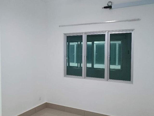 Razak city @ sungai Besi KL. Good location & convenient
