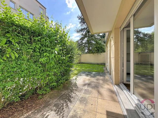 RDC avec terrasse Bord de Seine F3 Résidence entretenue CORBEIL ESSONNES