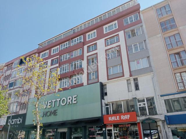 Reşadiye Mahallesinde Kiralık Ara Kat Daire