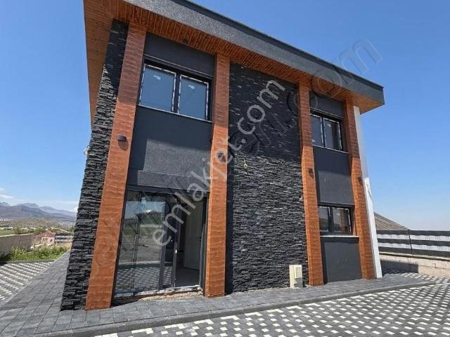 Reşadiyede Sıfır, Lüks 4.5+1 Villa | 597 M² Arsa | Takaslı