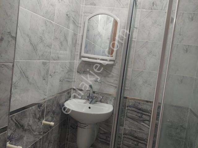 Reşatbey'de Satılık 40m2 Doğu Cepheli 4katlı Binanın 2.katı Balkonlu 1+1 Daire 2700.000tl Pazarlık